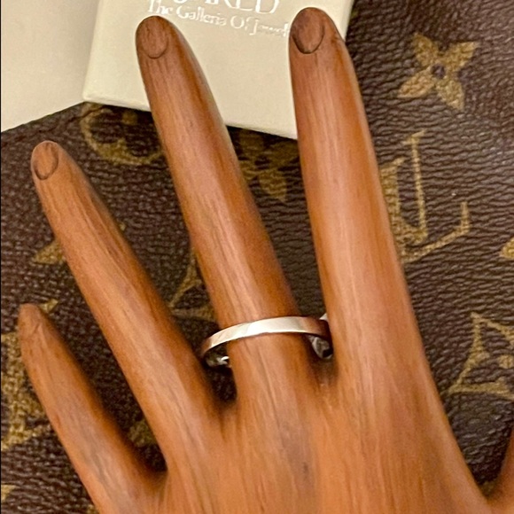 Diamond Gold Ring - Picture 8 of 8